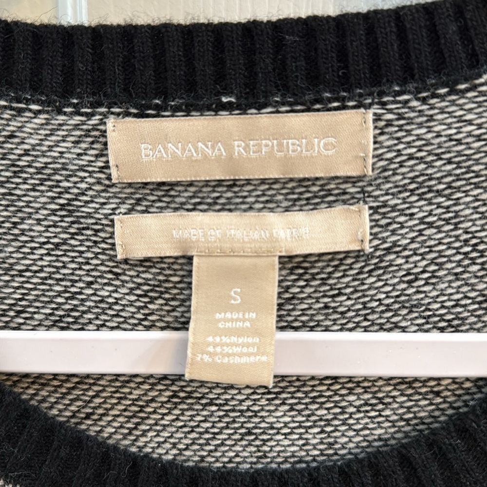 BANANA REPUBLIC WOOL BLEND W CASHMERE ITALIAN KNIT PULLOVER SWEATER sz XS - Picture 2 of 7